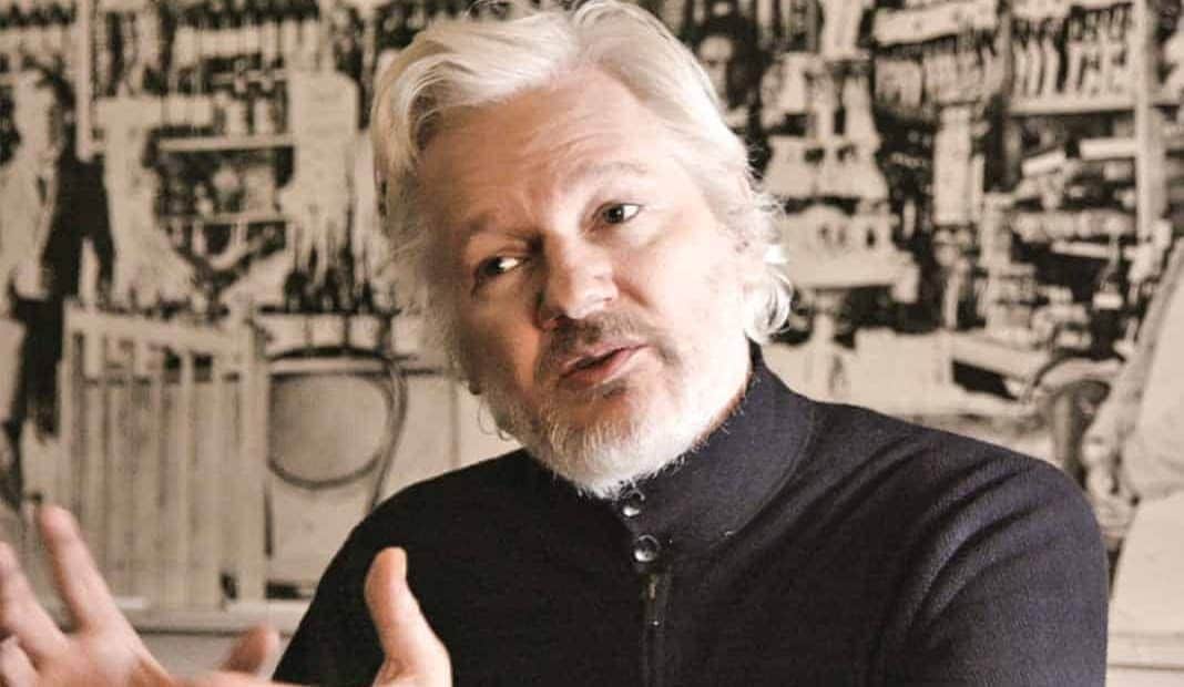 Uma tarde com Julian Assange