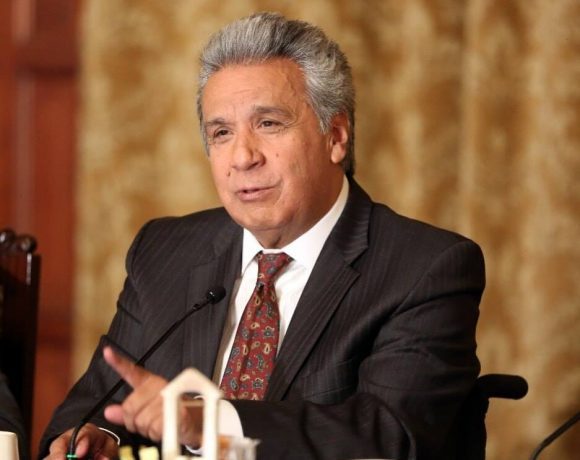 Lenín Moreno diz que Assange terá que sair da embaixada
