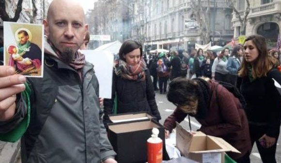 argentinos renuncia igreja católica