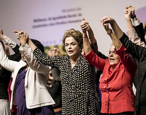 Dilma rebate a Folha: nem cogito me aliar a golpistas