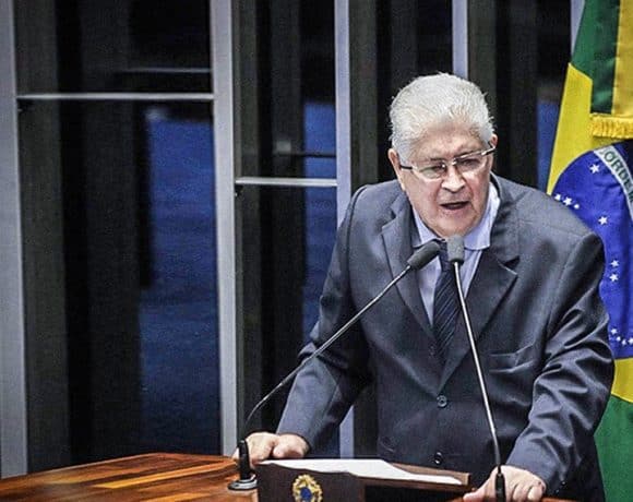 Requião chama Lava Jato de pastelão e desafia Moro