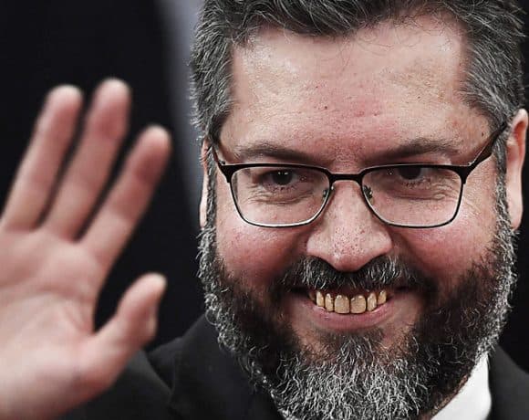Brasil desconvida a Venezuela para a posse