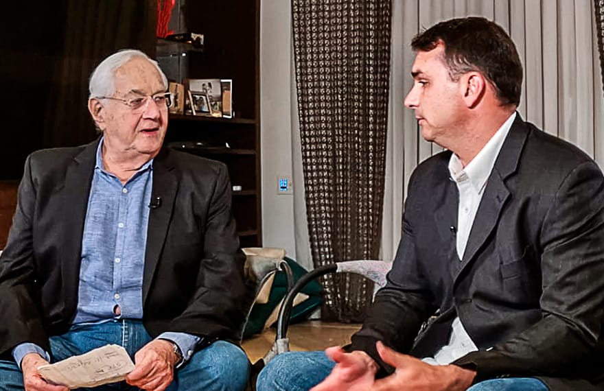 Flávio Bolsonaro em entrevista ao domingo espetacular da Record