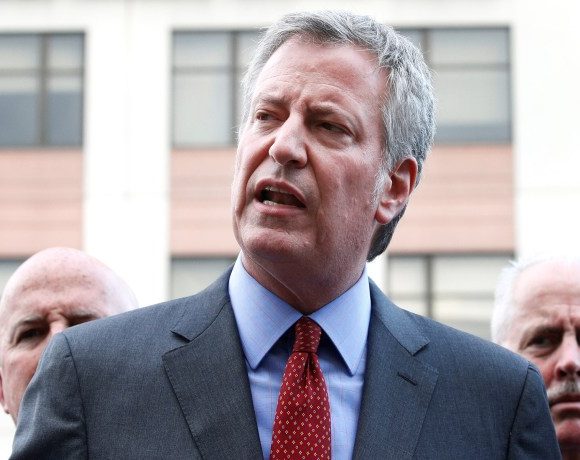 De Blasio se comporta como 'radical'