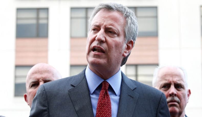 De Blasio se comporta como 'radical'