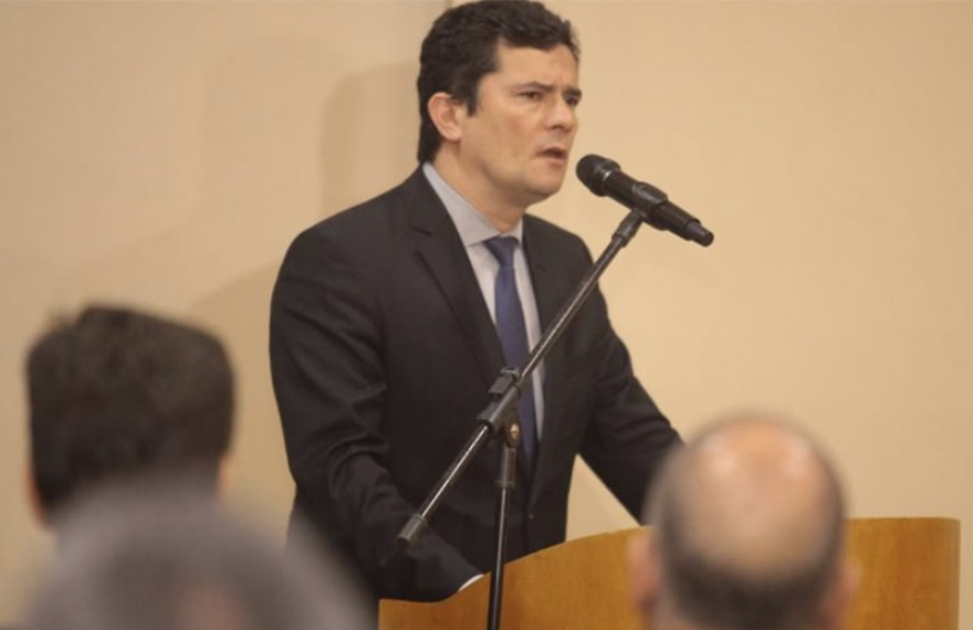 Moro abandona coletiva em Manaus após ser questionado sobre mensagens