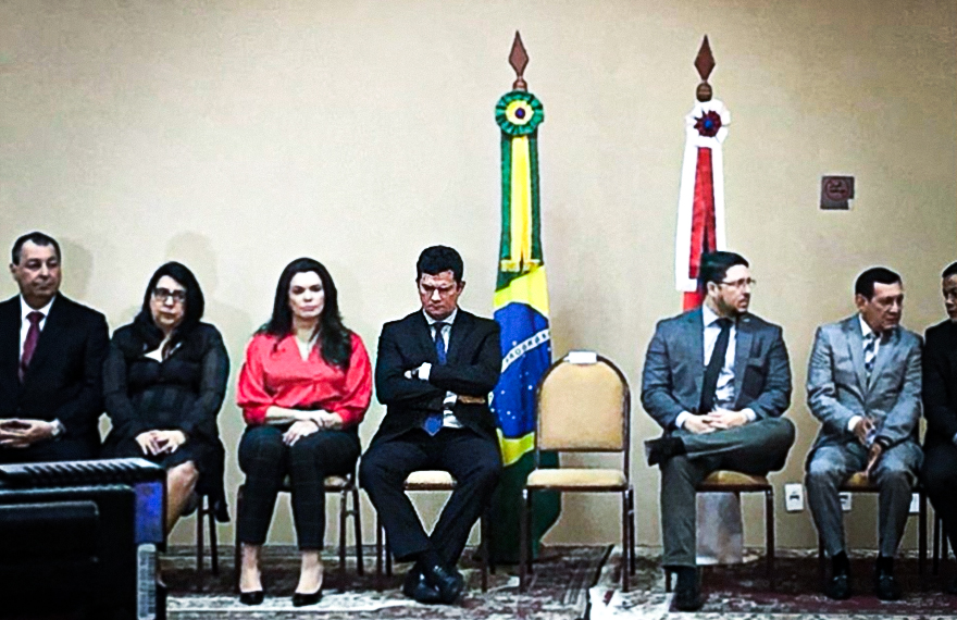 Moro abandona coletiva em Manaus após ser questionado sobre mensagens