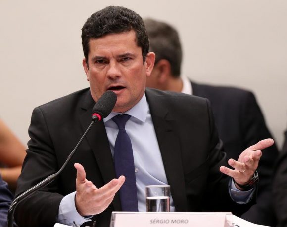 Polícia Federal prende 4 supostos rackers do celular de Moro