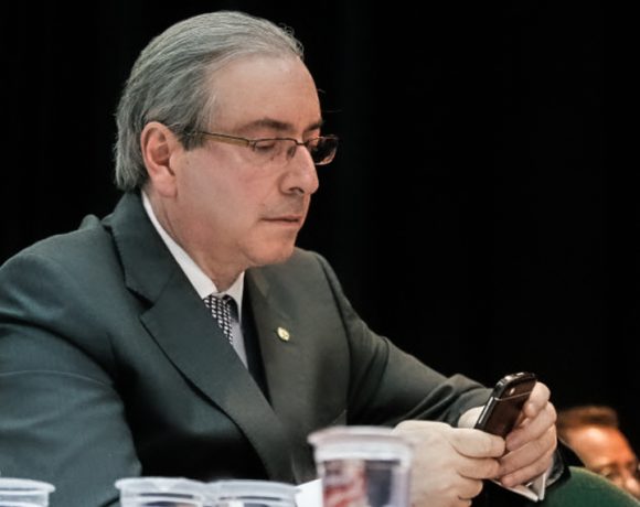 apreender celular de Cunha