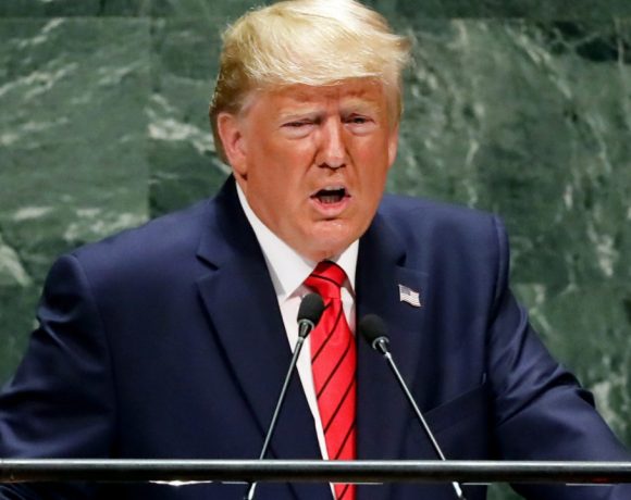 Câmara abre processo de impeachment contra Donald Trump