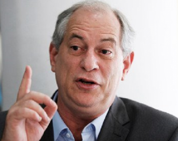 Ciro, o destemperado, agora resolveu atacar jornalistas progressistas