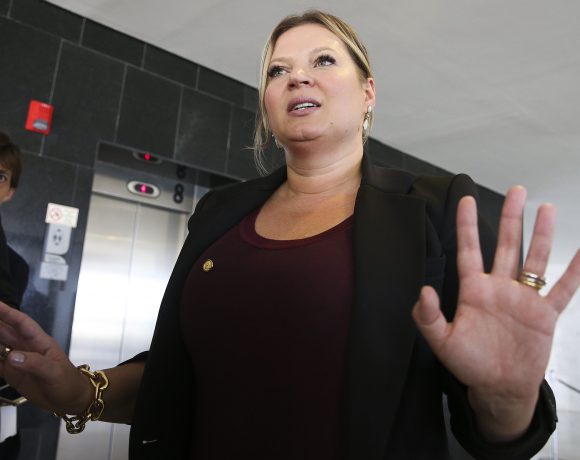 Balburdia no PSL: Delegado Valdir volta pro cargo e Joice Hasselmann cai
