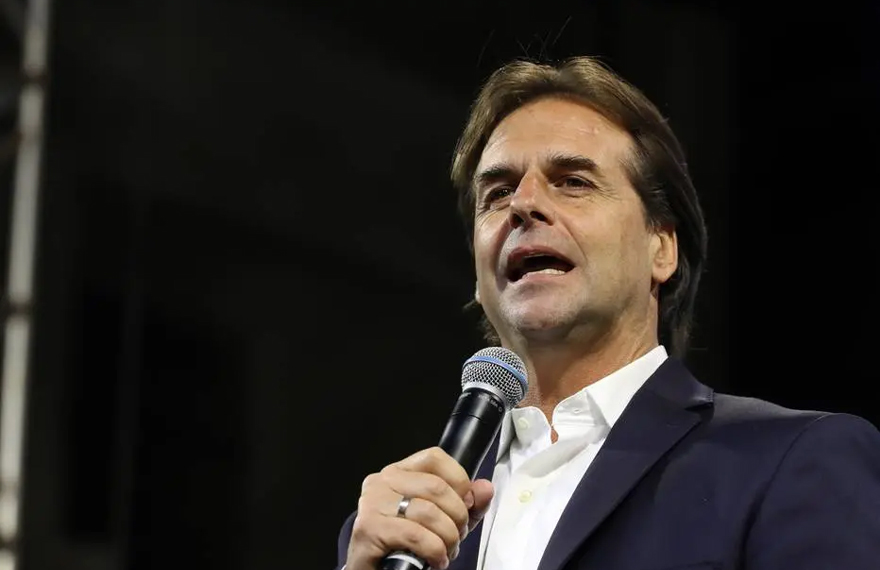 Corte Eleitoral confirma vitória apertada da direita nas eleições presidenciais no Uruguai