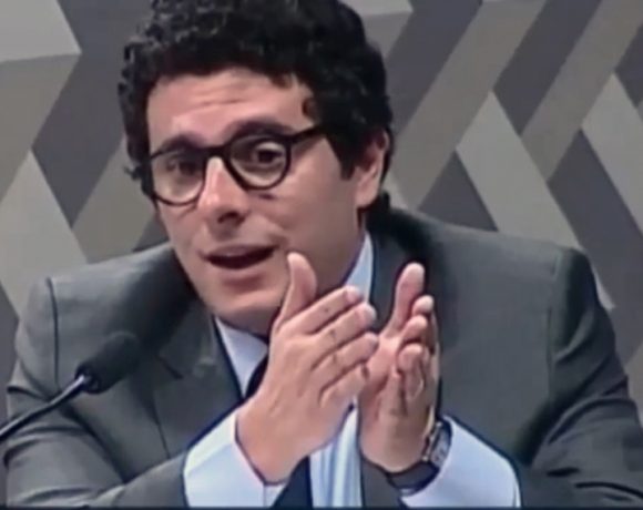 TRF4 põe em dúvida Justiça Federal de Curitiba