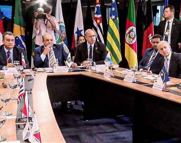Vinte governadores rebatem fala de Bolsonaro sobre Rui Costa e reivindicam pacto federativo