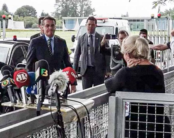 Bolsonaro chama governadores do Rio e de São Paulo de criminosos