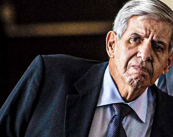 Agora é o general Heleno quem está com o coronavírus