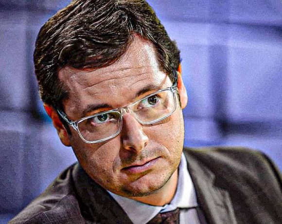 Wajngarten volta de viagem aos EUA com suspeita de coronavírus