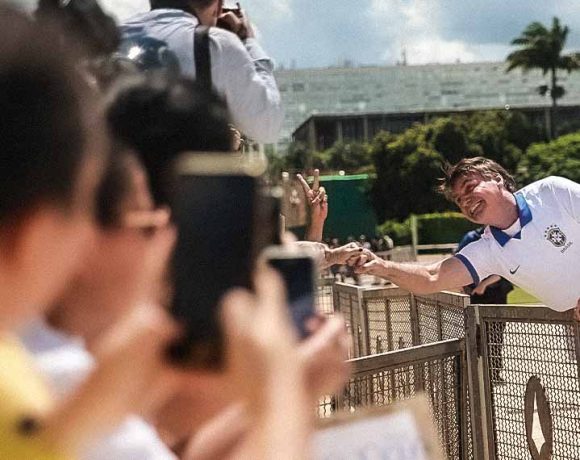 Bolsonaro assume sua irresponsabilidade