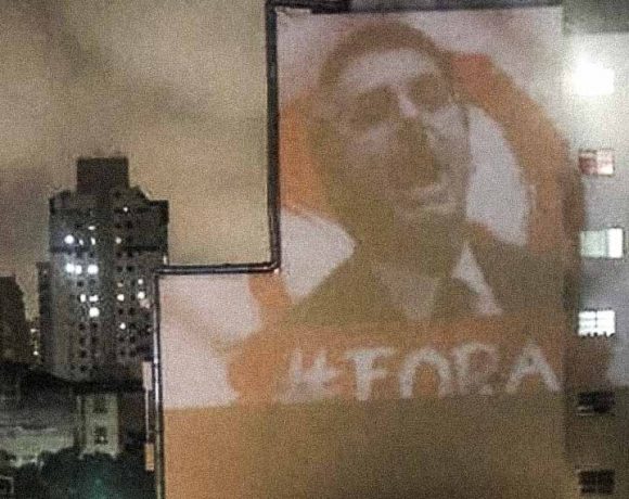 brasileiros começaram a gritar "fora Bolsonaro"