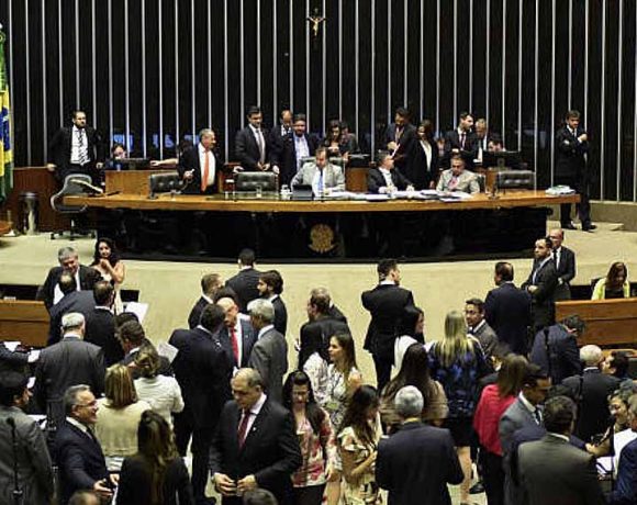 Oposição apresentam pacote de medidas anti-Guedes