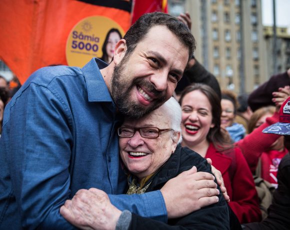 Guilherme Boulos anuncia sua pré-candidatura à Prefeitura de São Paulo numa chapa com Luiza Erundina de vice