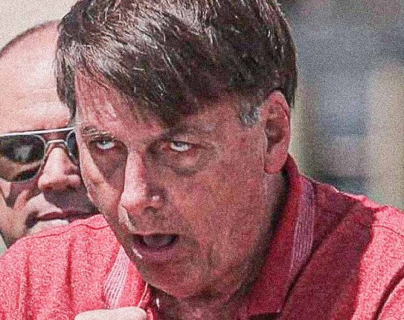 Bolsonaro tenta amenizar sua fúria de domingo