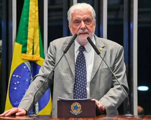 Jaques Wagner propõe estatização da Embraer