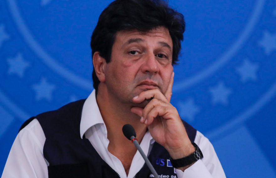 Mandetta perde a batalha com Bolsonaro e é demitido do ministério da Saúde