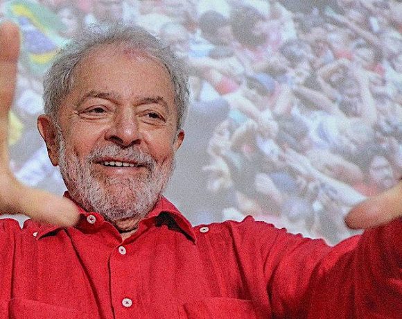 Lula: “A Marina escolheu outro caminho. Que Deus a abençoe. O Ciro quer o voto de quem odeia o PT. Que vá com Deus”.