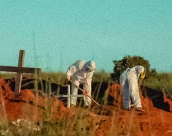 Brasil tem mais de 65 mil mortes por coronavírus