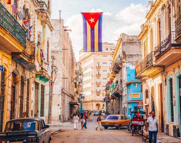 Graças ao esforço do governo e a cooperação do povo, a partir desta sexta-feira (3), Havana passa para a fase 1 da recuperação e Cuba praticamente volta à vida normal, livre do coronavírus que já matou centenas de milhares de pessoas em todo o mundo.