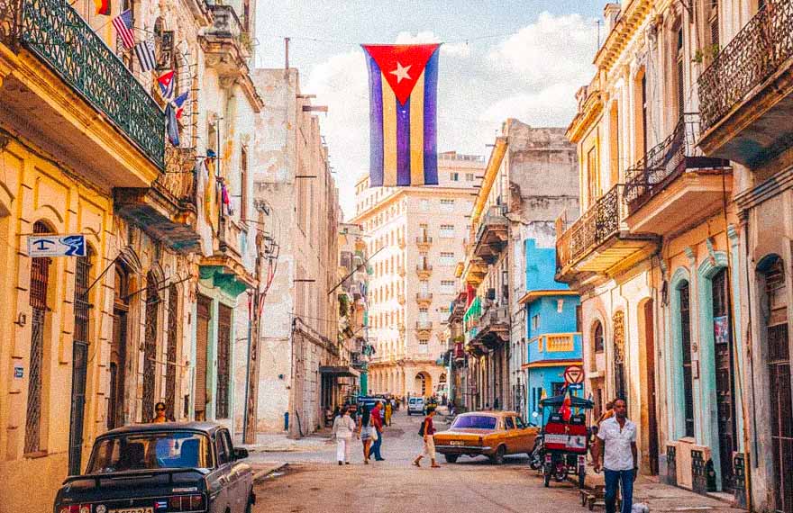 Graças ao esforço do governo e a cooperação do povo, a partir desta sexta-feira (3), Havana passa para a fase 1 da recuperação e Cuba praticamente volta à vida normal, livre do coronavírus que já matou centenas de milhares de pessoas em todo o mundo.