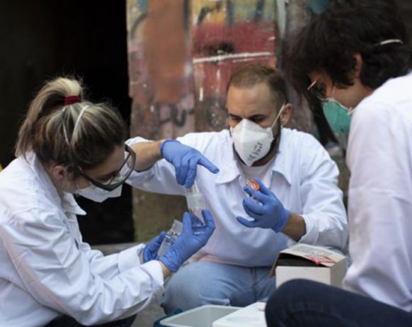 Brasil registra 87.618 mortes e 2.442.375 casos confirmados de Covid-19