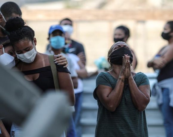 Brasil completa 3 meses com transmissão acelerada de coronavírus