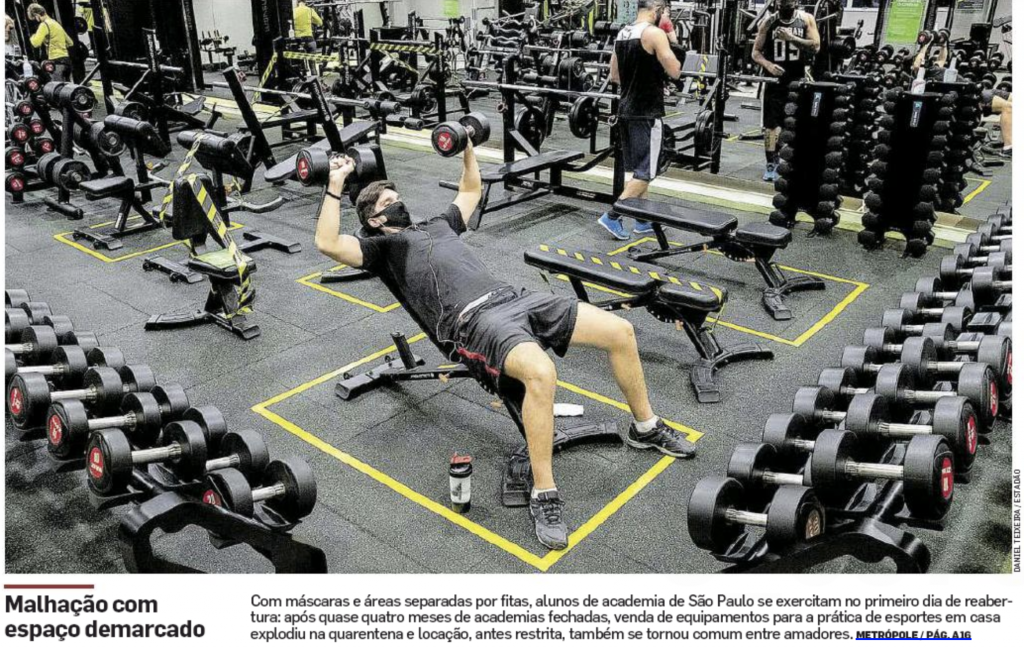 Homem faz exercício em São Paulo, no primeiro dia de reabertura das academias (Estadão)
