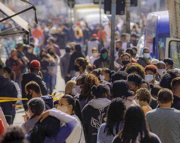 Brasil ultrapassa 2 milhões de infectados por coronavírus